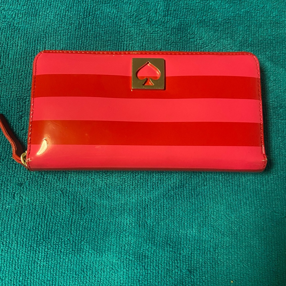 Kate Spade continental large bill patent leather wallet